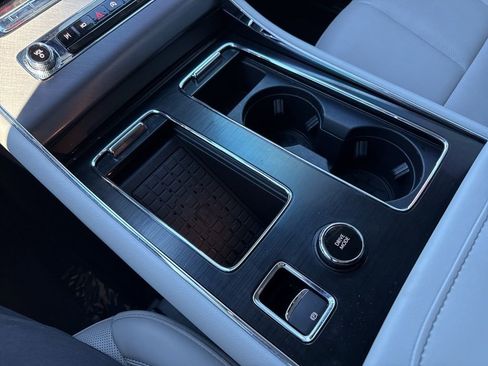 Used 2025 Lincoln Aviator AWD image 31