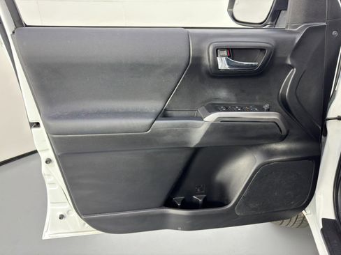 Used 2022 Toyota Tacoma TRD Sport w/ Technology Package image 37