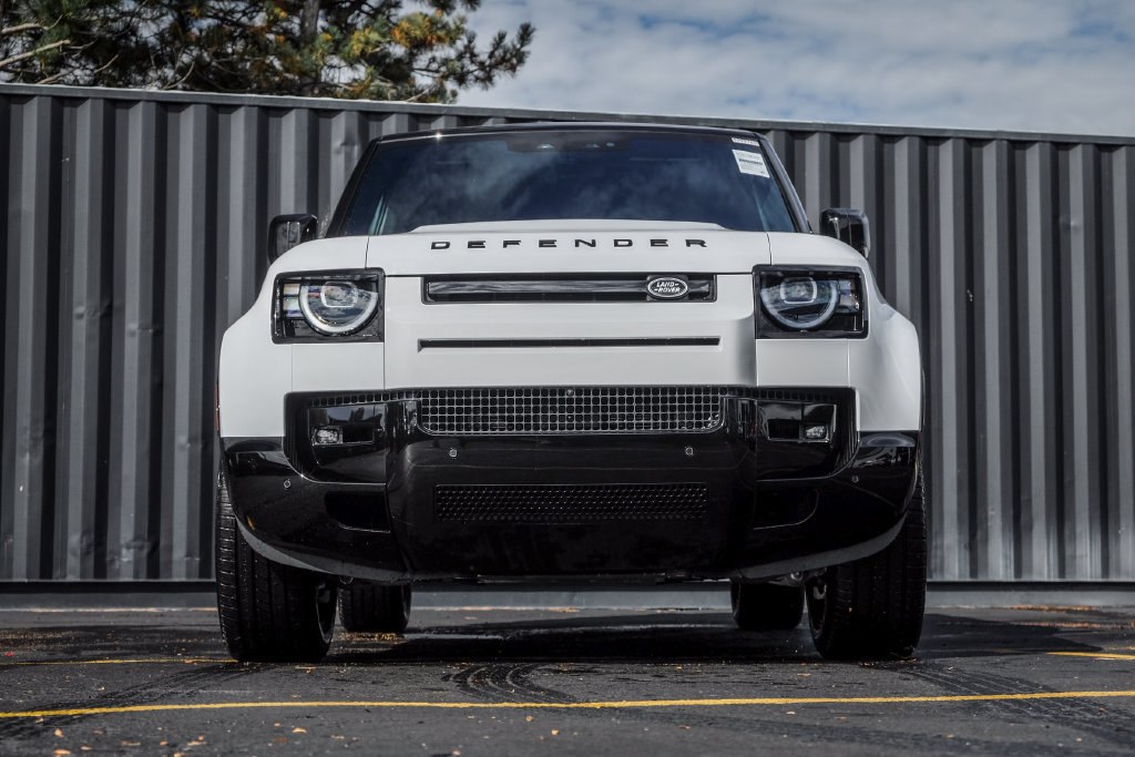 New 2026 Land Rover Defender 110 X-Dynamic SE AWD/4WD image 5