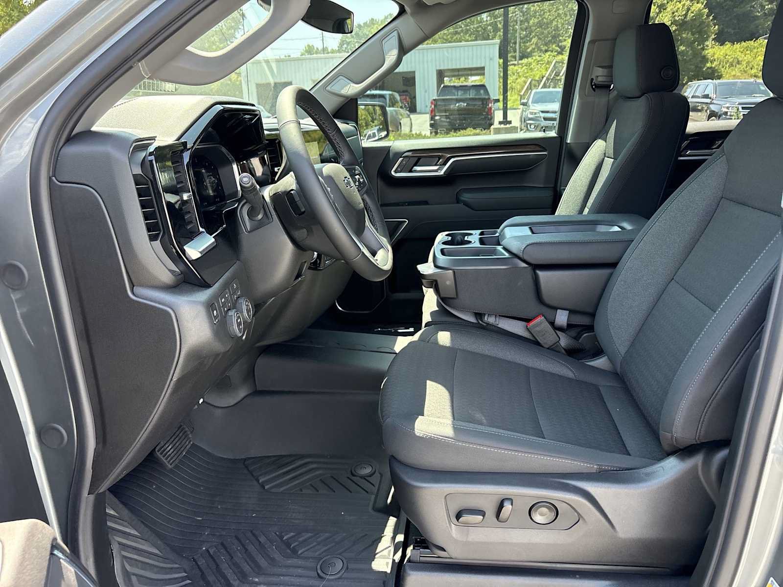 New 2026 Chevrolet Silverado 1500 RST w/ Z71 Off-Road Package AWD/4WD image 19