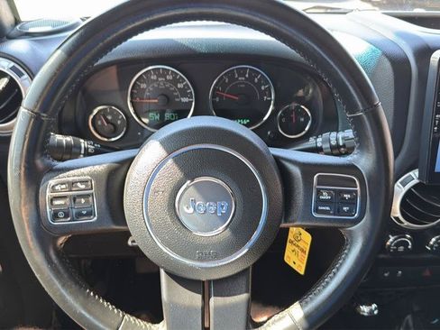 Used 2016 Jeep Wrangler Unlimited Rubicon w/ Connectivity Group AWD/4WD image 17