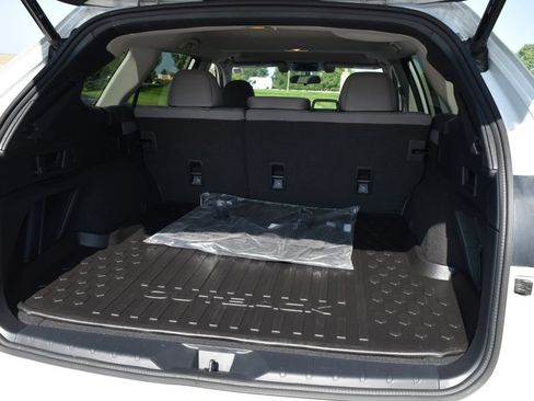 Used 2022 Subaru Outback Premium AWD/4WD image 35