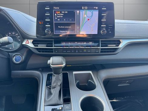 Certified 2024 Toyota Sienna XLE Woodland Edition AWD/4WD image 15