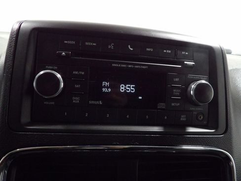 Used 2015 Dodge Grand Caravan American Value Package w/ UConnect Hands-Free Group image 13