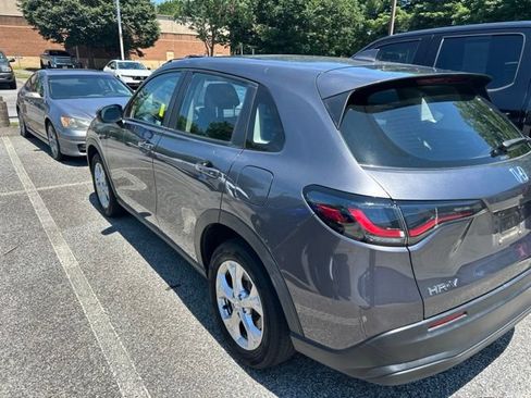 Used 2023 Honda HR-V LX image 3