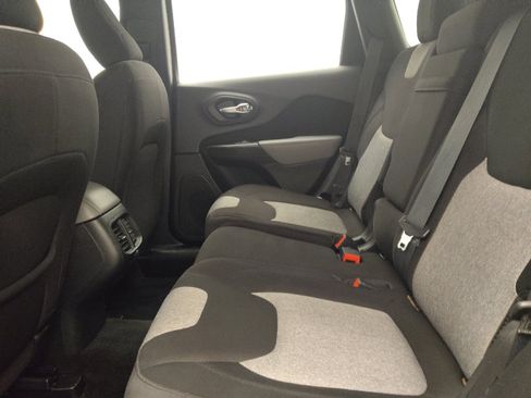 Used 2014 Jeep Cherokee Sport AWD/4WD image 18