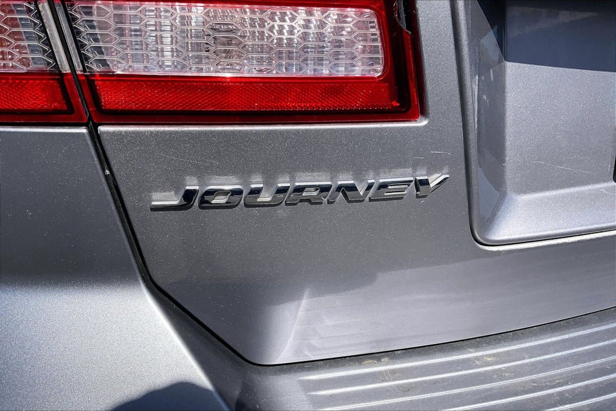 Used 2017 Dodge Journey SXT FWD image 8