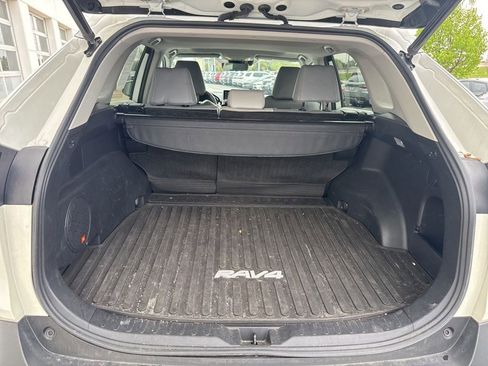 Used 2021 Toyota RAV4 XLE Premium AWD/4WD image 7