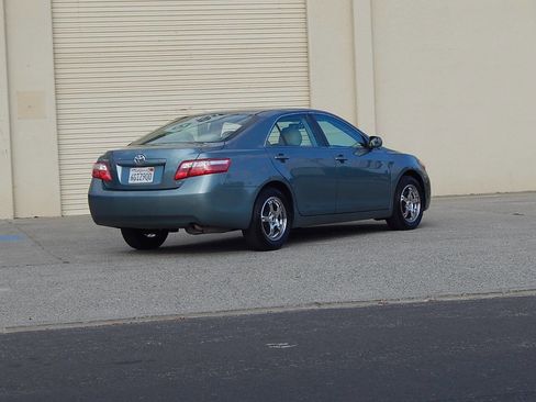 Used 2009 Toyota Camry LE image 5
