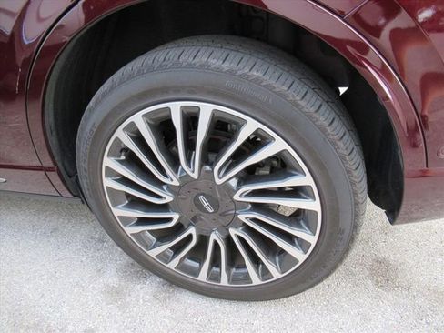 Used 2021 Lincoln Corsair Reserve w/ Equipment Group 201A AWD/4WD image 5