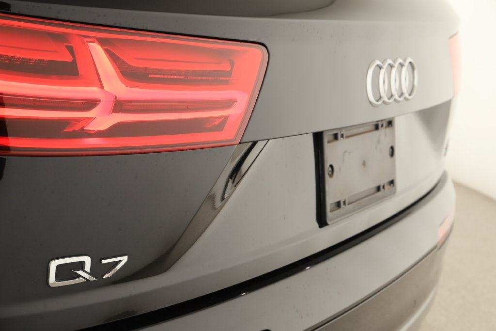 Used 2017 Audi Q7 3.0T Premium Plus AWD/4WD image 31