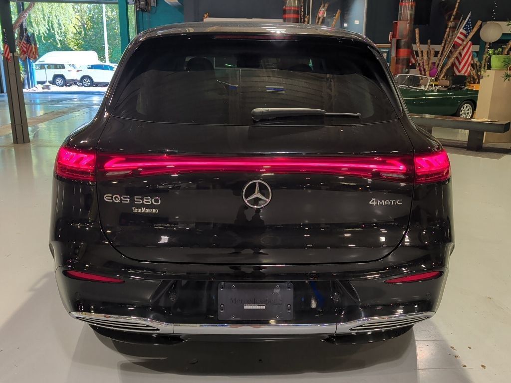 Used 2023 Mercedes-Benz EQS 580 4MATIC SUV image 9