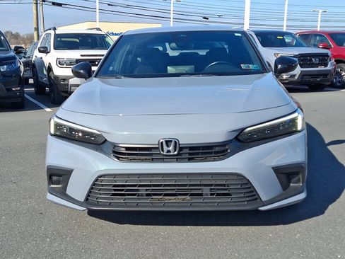 Used 2022 Honda Civic Sport image 2