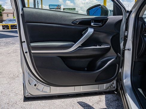 Used 2022 Mitsubishi Eclipse Cross SE FWD image 10