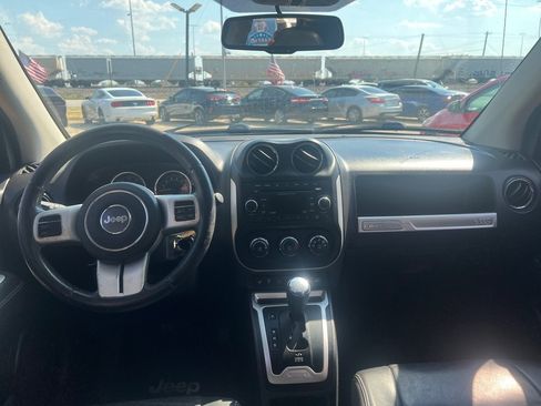 Used 2015 Jeep Compass High Altitude FWD image 19