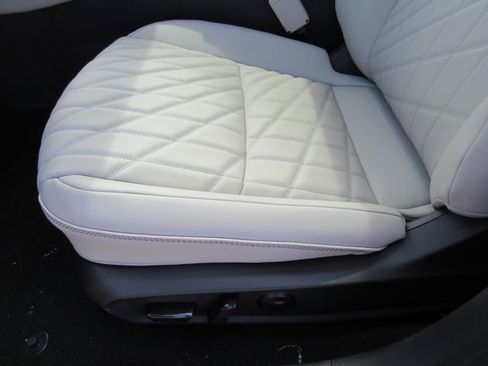 New 2026 Nissan Sentra SL w/ Floor Mat Package FWD image 19