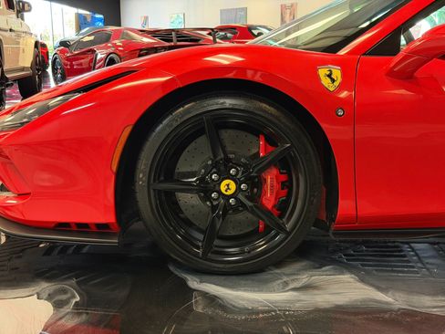 Used 2021 Ferrari F8 Tributo RWD image 6