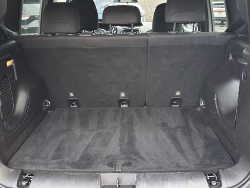 Used 2018 Jeep Renegade Latitude image 10