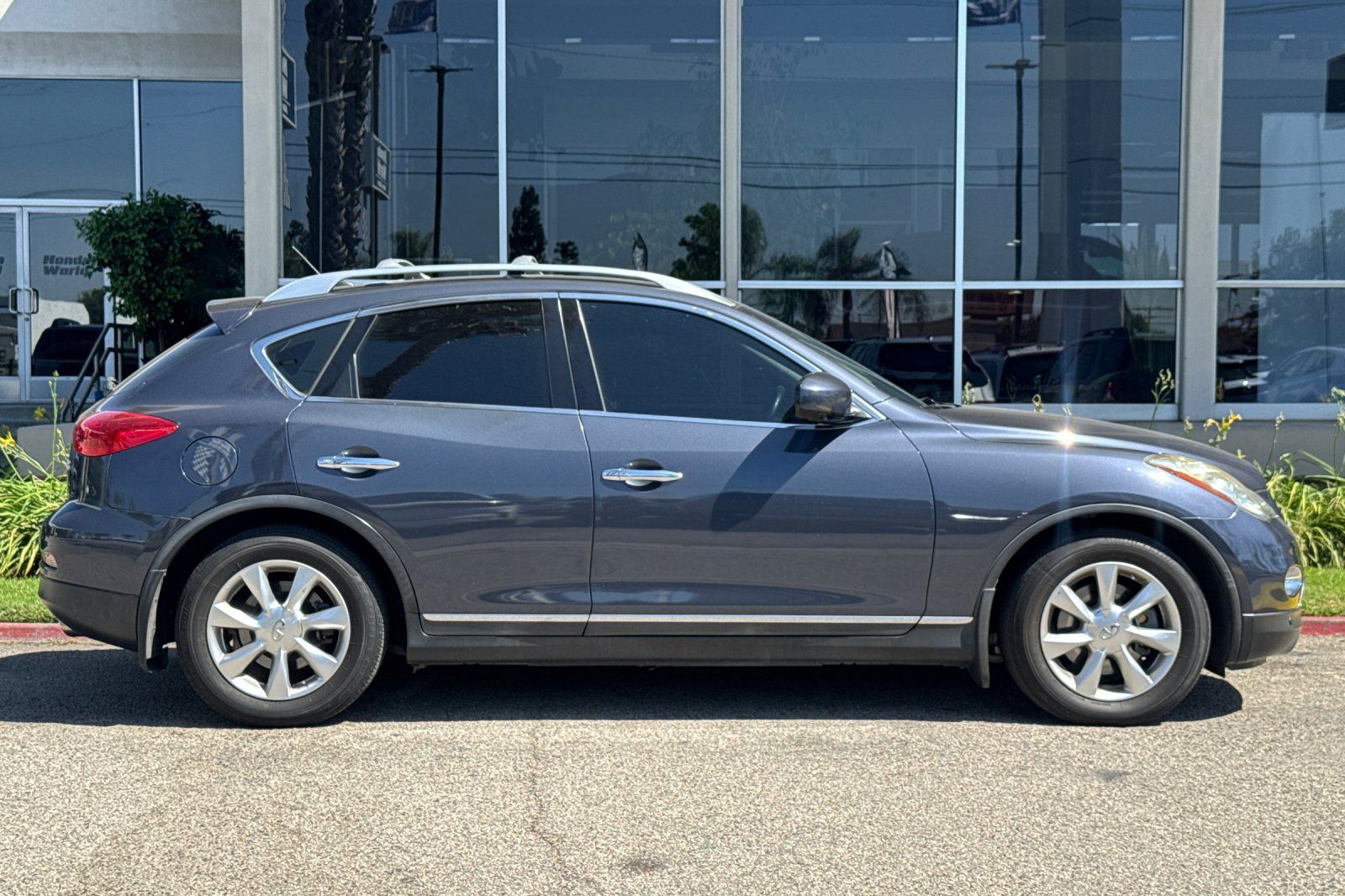 Used 2009 INFINITI EX35 Journey w/ Bose & Navigation Pkg RWD image 4