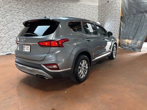Used 2019 Hyundai Santa Fe SE image 7