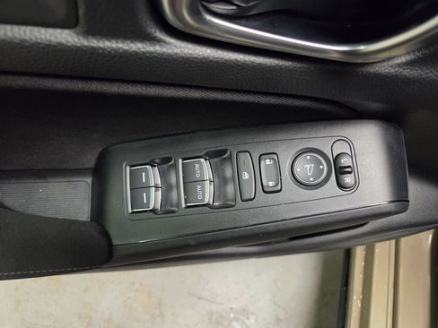 Used 2025 Honda Civic Sport image 15