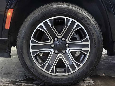 Used 2024 Jeep Wagoneer 4WD w/ Premium Group I image 42