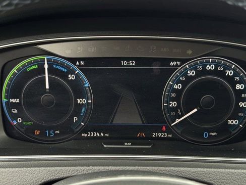 Used 2019 Volkswagen e-Golf SEL Premium image 15