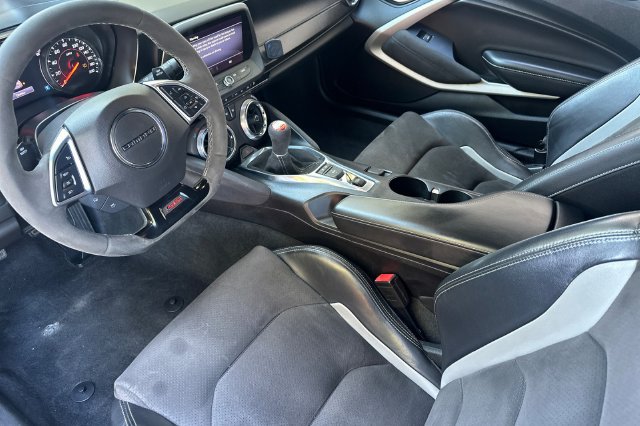 Used 2019 Chevrolet Camaro SS RWD image 10