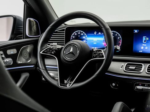 Used 2024 Mercedes-Benz Maybach GLS 600 4MATIC image 52