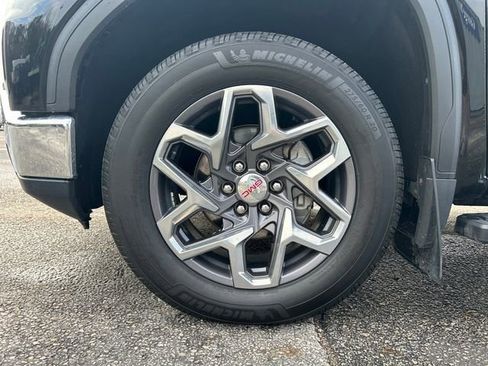 Used 2022 GMC Sierra 1500 SLT w/ SLT Convenience Package image 10