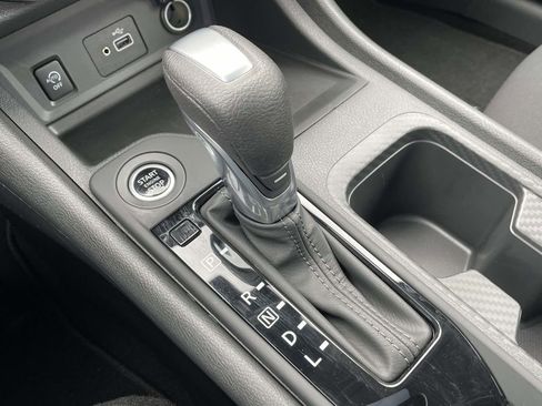 Used 2025 Nissan Sentra S image 30