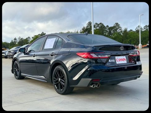 Used 2025 Toyota Camry SE FWD image 15