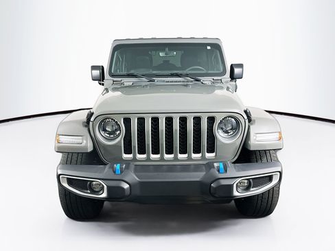Used 2023 Jeep Wrangler Unlimited Sahara AWD/4WD image 2