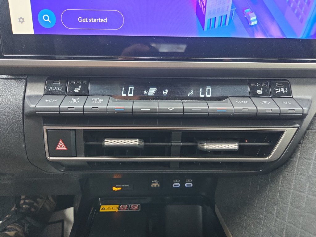 Used 2025 Toyota Camry XLE FWD image 22