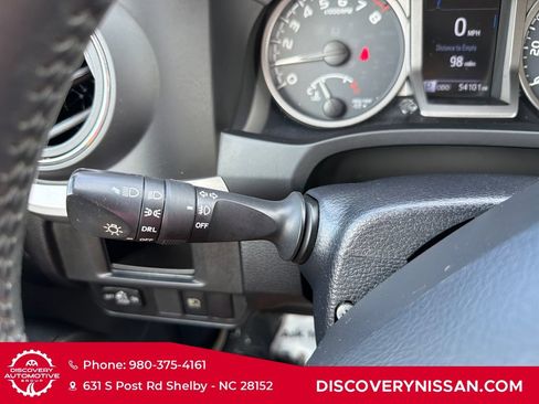 Used 2018 Toyota Tacoma SR5 RWD image 20