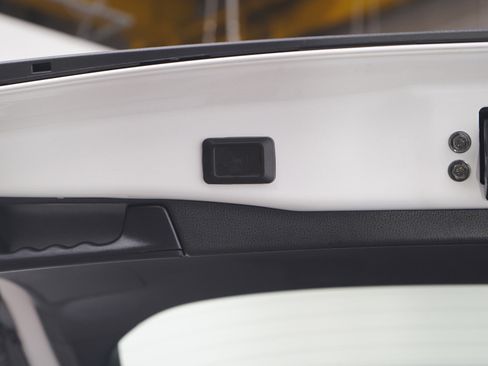 Used 2025 Toyota RAV4 XLE w/ Convenience Package image 17