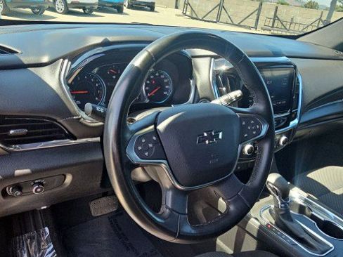 Used 2023 Chevrolet Traverse LT FWD image 11