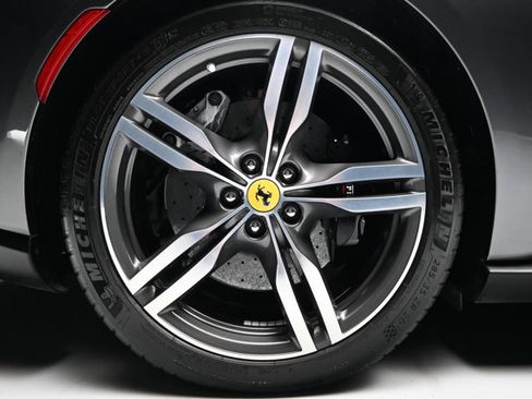 Used 2022 Ferrari Portofino M RWD image 51