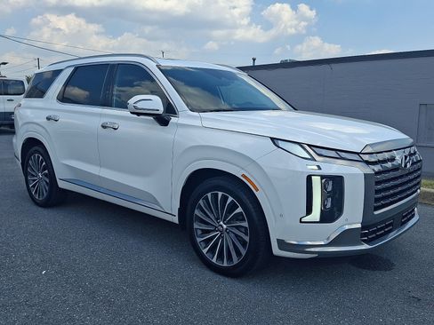 Used 2025 Hyundai Palisade Calligraphy AWD/4WD image 3