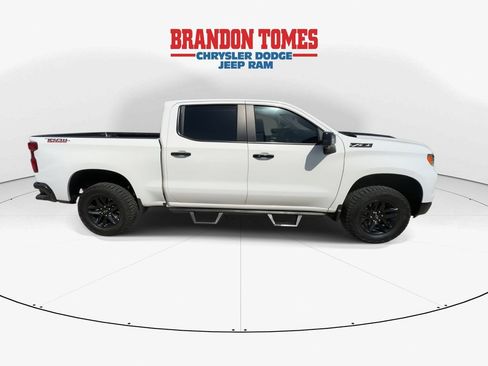 Used 2024 Chevrolet Silverado 1500 LT Trail Boss w/ LT Trail Boss Premium Package AWD/4WD image 9