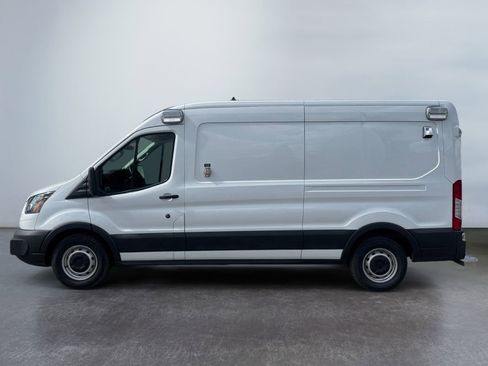 Used 2023 Ford Transit 250 Medium Roof w/ Exterior Upgrade Package RWD image 8