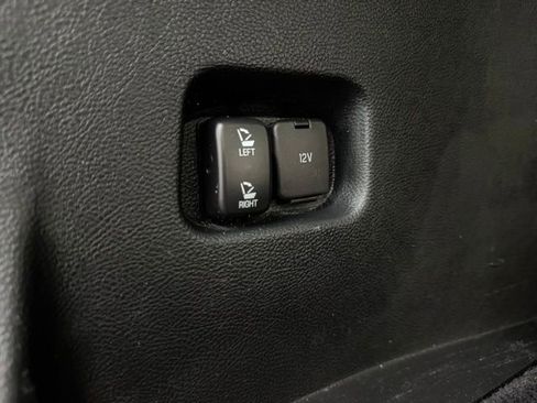 Used 2018 Ford Edge Titanium w/ Technology Package image 32