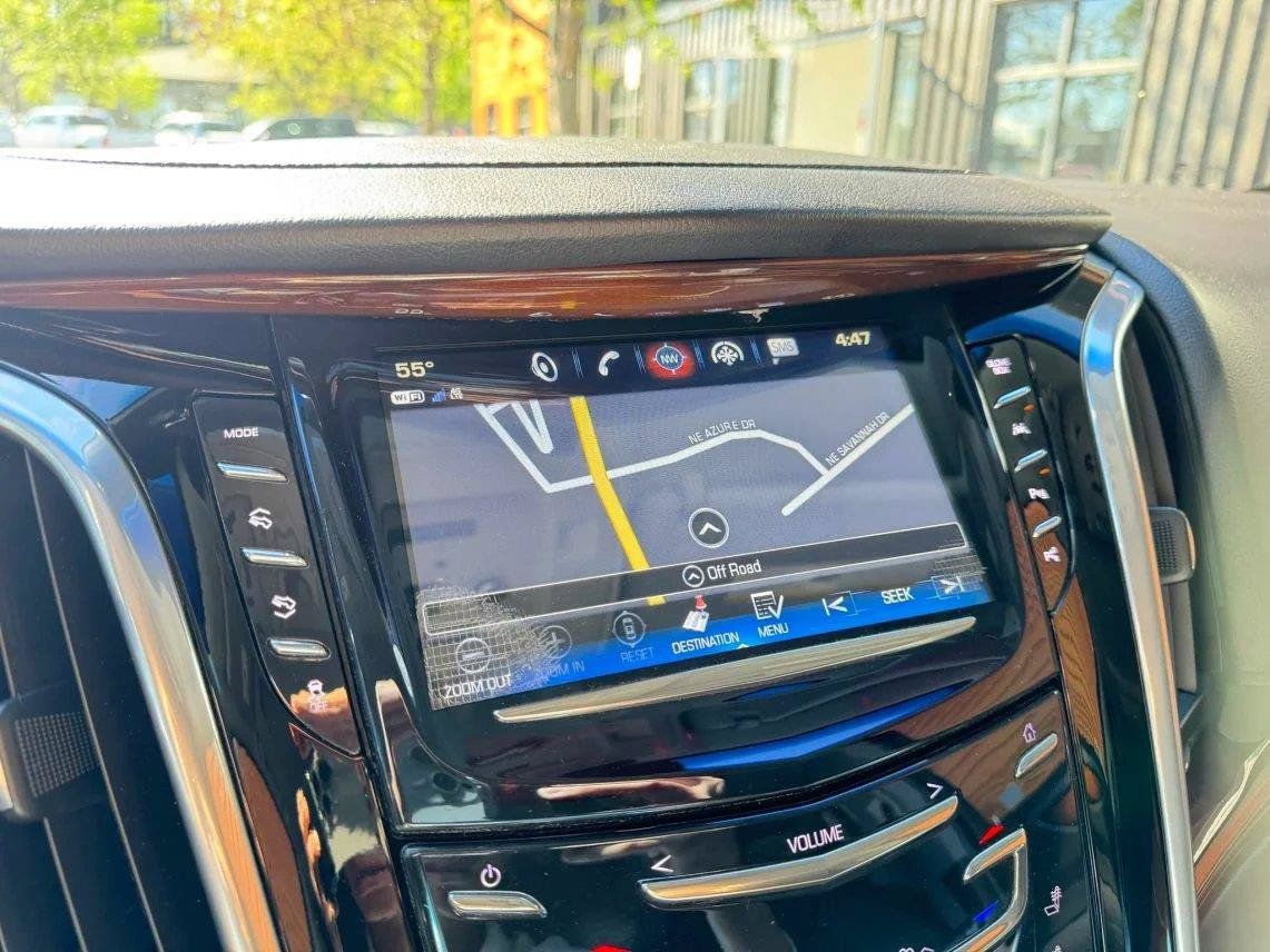 Used 2019 Cadillac Escalade ESV Premium Luxury AWD/4WD image 17