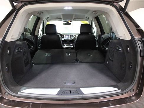 Used 2020 Buick Envision Essence image 35