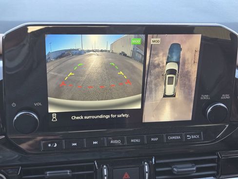 Used 2023 Nissan Pathfinder Platinum w/ Cargo Package image 23