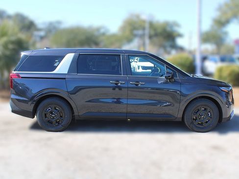 New 2026 Kia Carnival FWD image 6