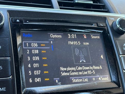 Used 2015 Toyota Camry XLE w/ Advanced Technology Package FWD image 17