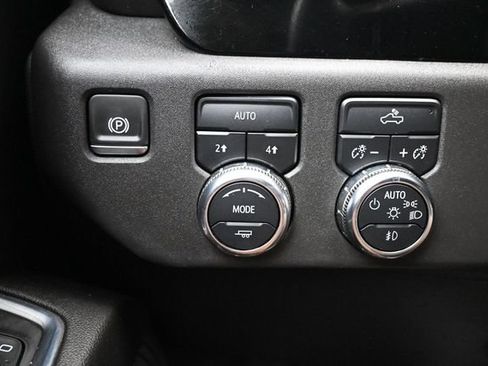Used 2024 GMC Sierra 1500 Elevation AWD/4WD image 13