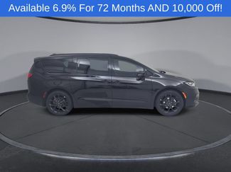 New 2026 Chrysler Pacifica Select w/ S Appearance Package FWD video 2