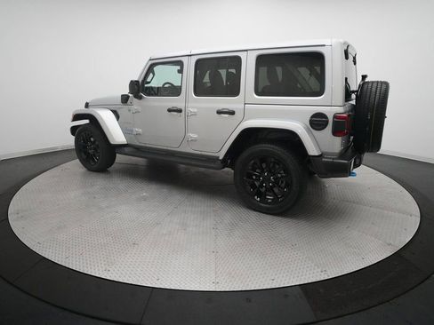 Used 2022 Jeep Wrangler Unlimited Sahara image 12